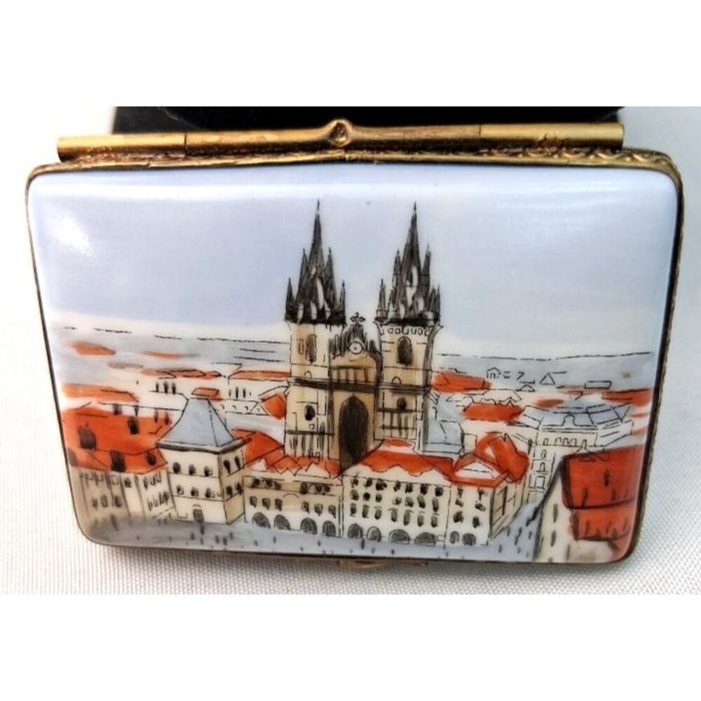 Vintage Limoges France Peint Main Trinket Box Greetings From Prague Postcard